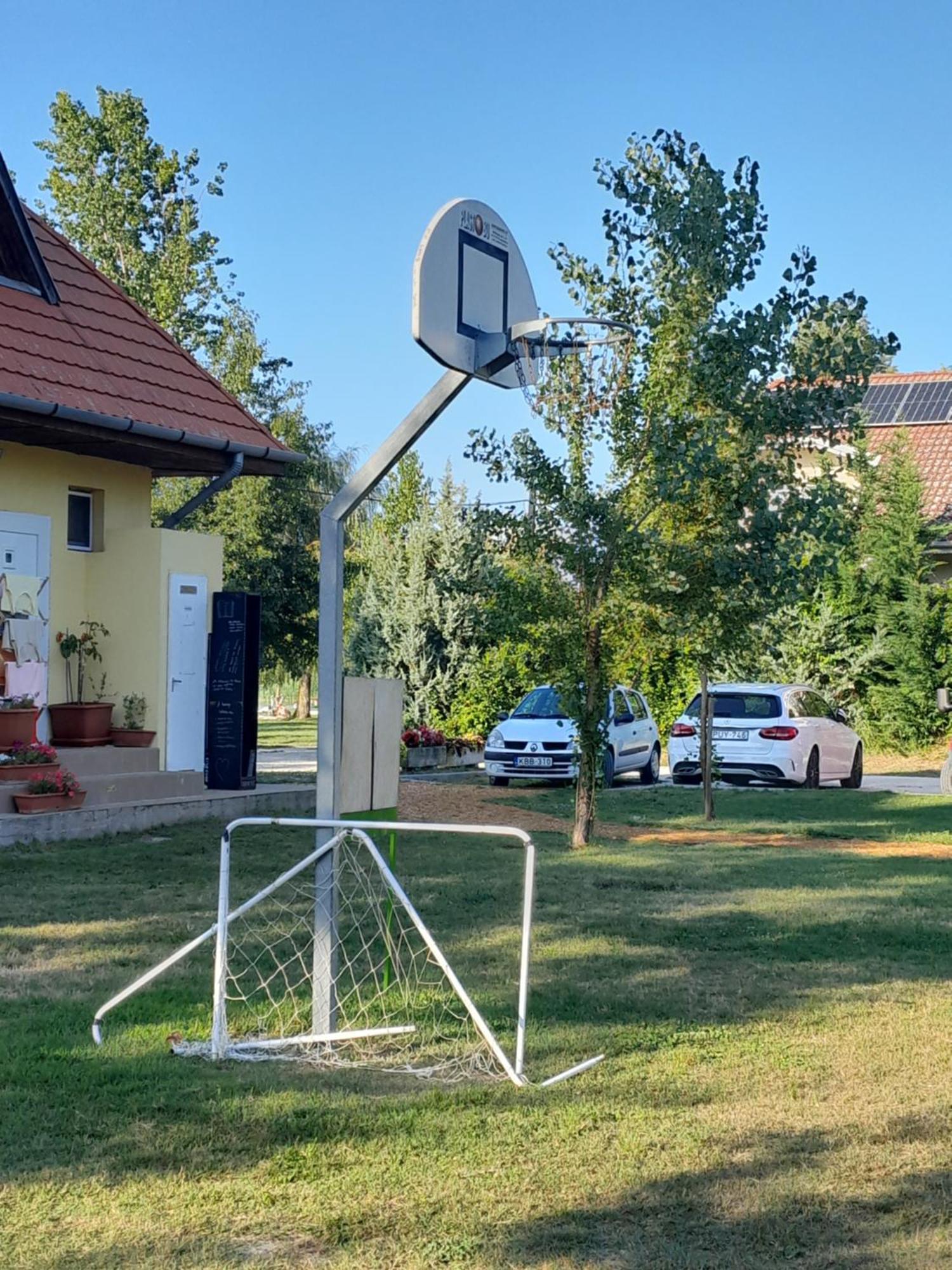 Traumlage Direkt Am See Balatonszárszó Екстериор снимка